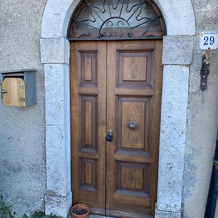 La Casetta Al Roccone Semproniano Bagian luar foto